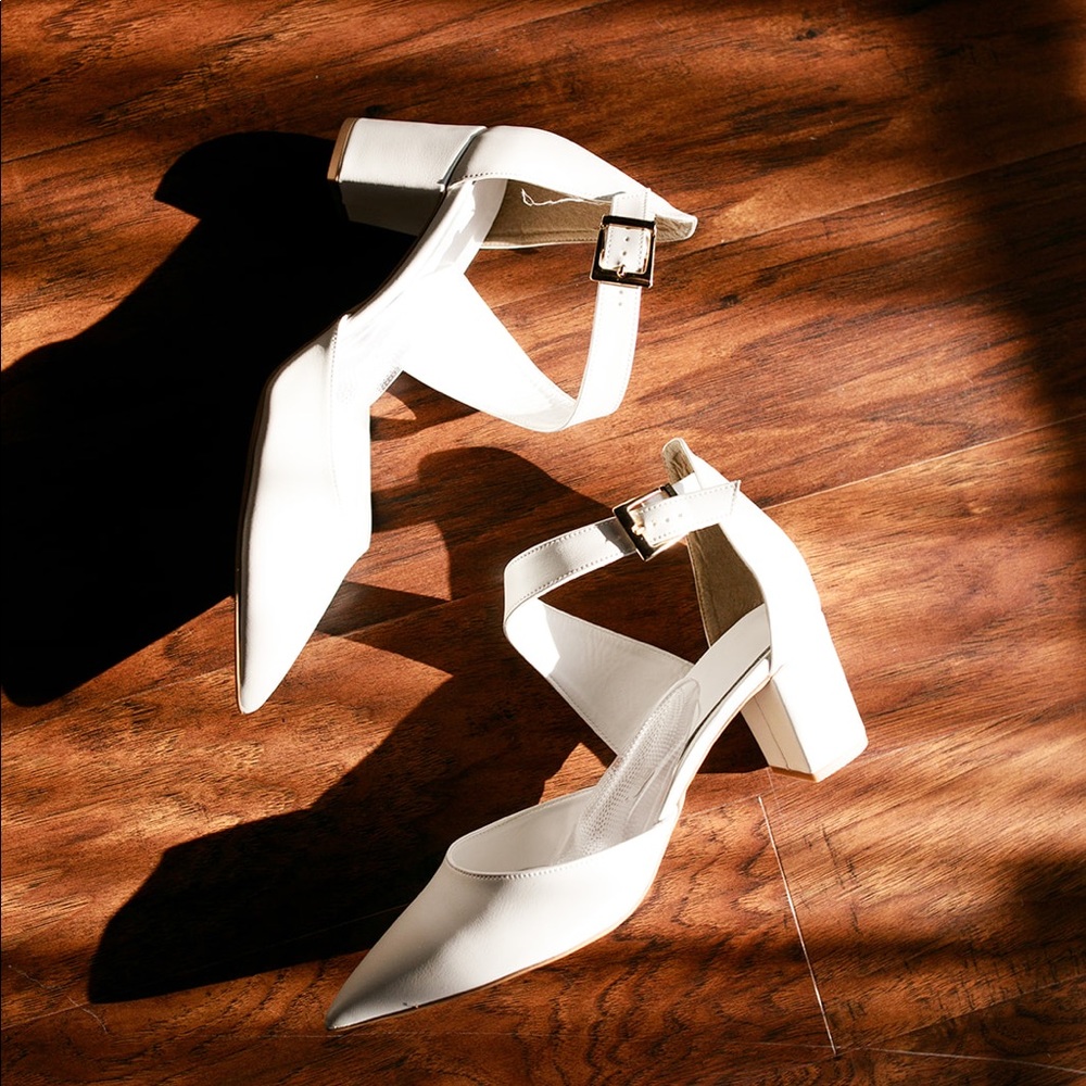 Pearl-colored block-heel strapped pumps (size EU40/US9)